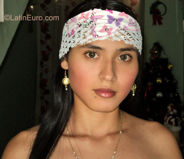 Date this exotic Colombia girl Amparito from Pereira CO8402