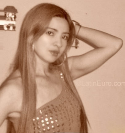 Date this voluptuous Colombia girl Diana from Santa Rosa De Cabal CO8423