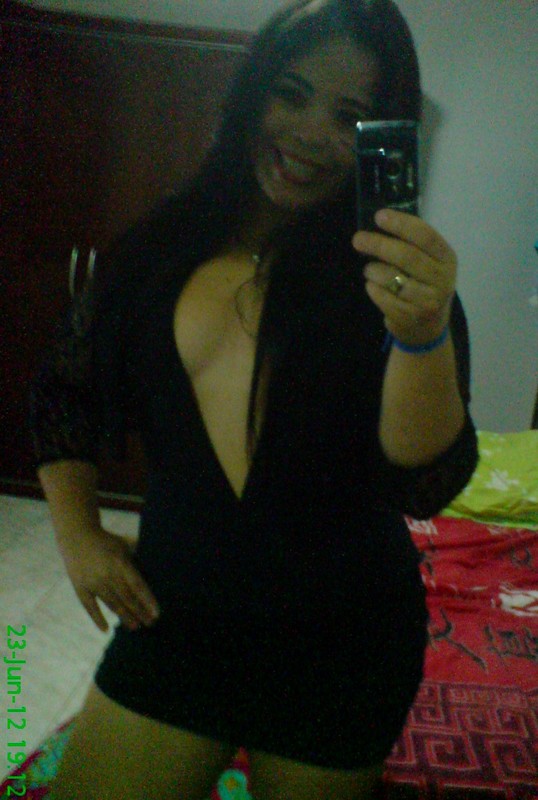 Date this nice looking Brazil girl AminaShadya from Salvador BR6135