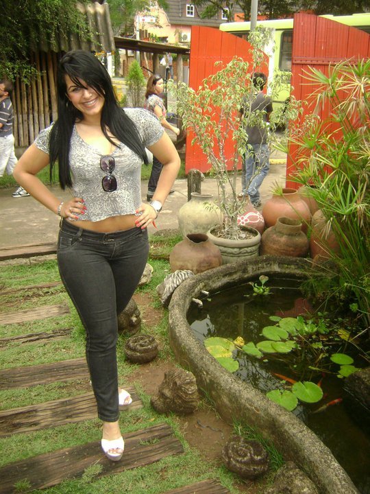 Date this voluptuous Brazil girl Larissa from Rio De Janeiro BR6159