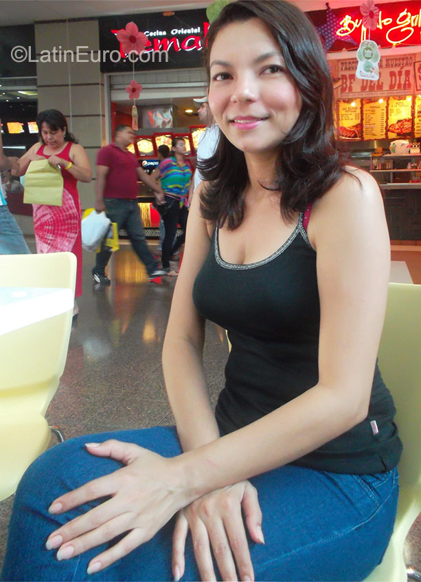 Date this fun Colombia girl Yeido from Barranquilla CO8531