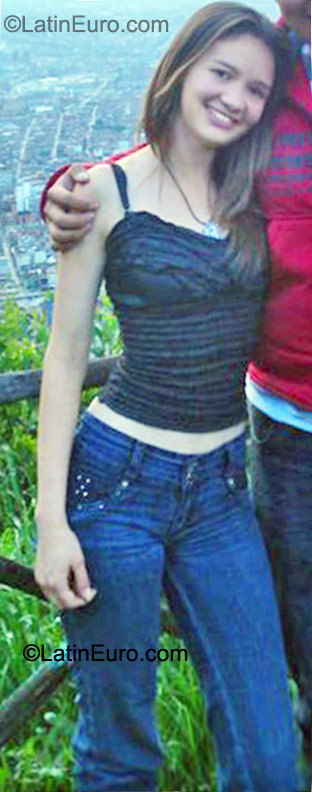 Date this funny Colombia girl Denise from Cali CO8542