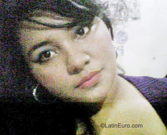 Date this voluptuous Honduras girl Carmen from Tegucigalpa HN481