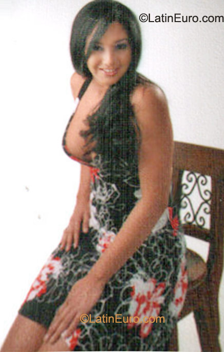 Date this fun Colombia girl Dmeneses from Cali CO8563