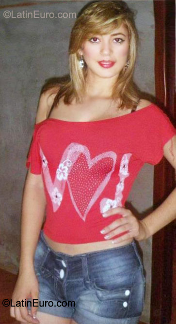 Date this fun Colombia girl Dani from Bucaramanga CO8620