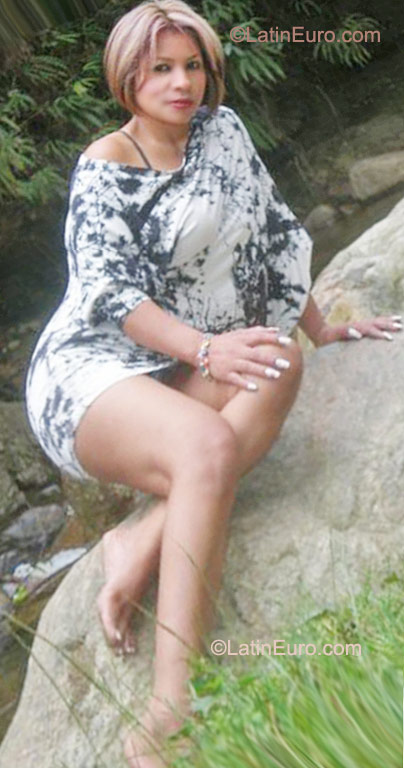 Date this good-looking Colombia girl Mia2012 from Medellin CO8655