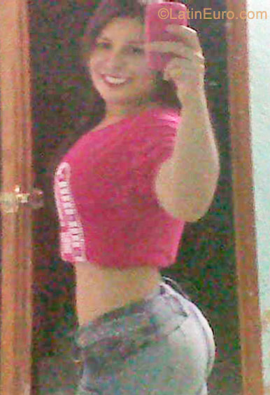 Date this georgeous Colombia girl Blanca from Bucaramanga CO8677