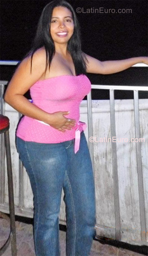 Date this attractive Panama girl Yennisel from Panama City PA196
