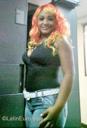 Date this athletic Colombia girl Tania from Santa Marta CO8703