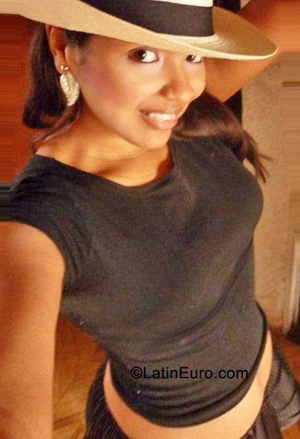 Date this hard body Colombia girl Diana from Bogota CO8711