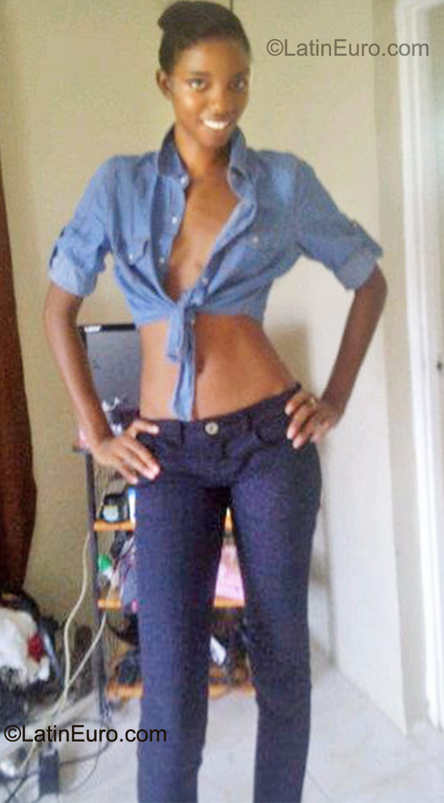 Date this good-looking Jamaica girl Shinel from Negril JM393