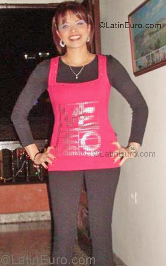 Date this athletic Colombia girl Lina from Medellin CO8833