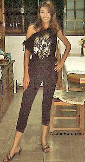 Date this attractive Brazil girl Claudia from Sao Paulo BR6232