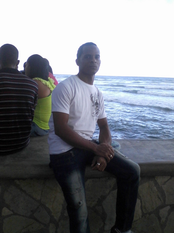 Date this happy Dominican Republic man Antionio from Santo Domingo DO10016