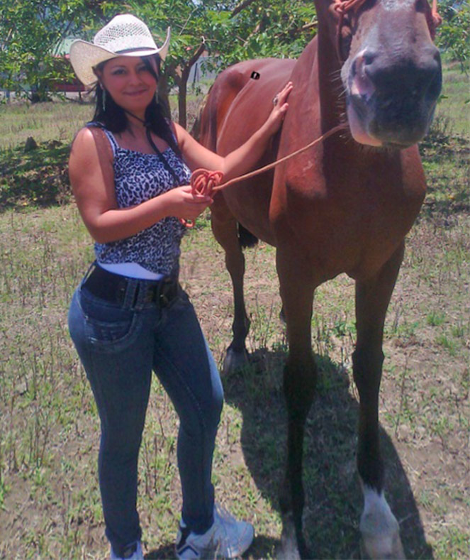 Date this hot Costa Rica girl Gabyten from San Jose CR159
