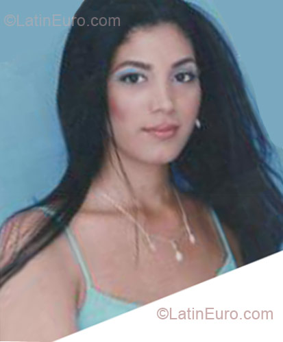 Date this sensual Colombia girl Yohana from Cartagena CO8929