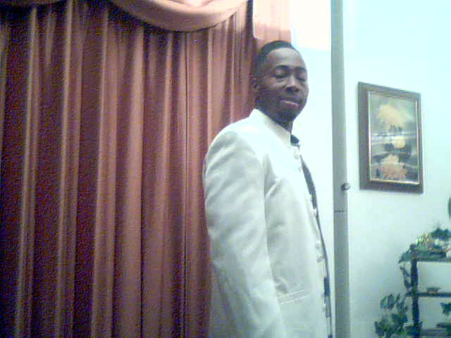 Date this tall United States man DuShawn from Detroit US12016