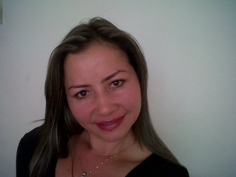 Date this pretty Colombia girl Conic from Bogota CO8956