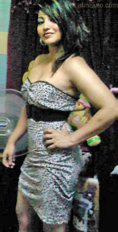 Date this pretty Honduras girl Jami from San Pedro Sula HN523
