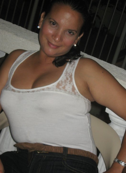 Date this sultry Colombia girl Esneda from Cartagena CO8980