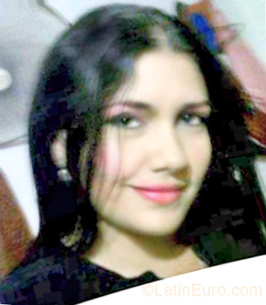 Date this athletic Colombia girl Jenny from Florencia CO8996