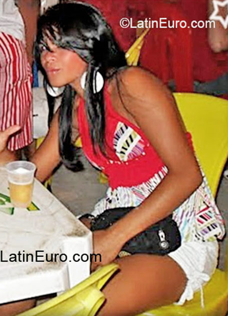 Date this athletic Brazil girl Cida from Brasilia BR6263