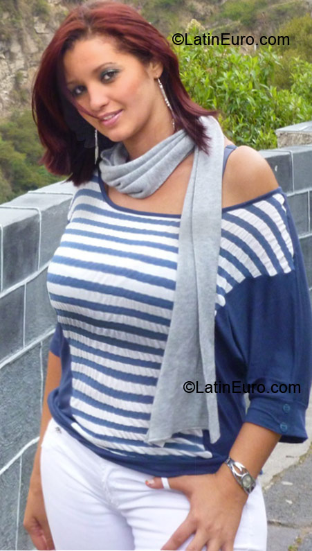 Date this funny Colombia girl Alba from Cali CO9007