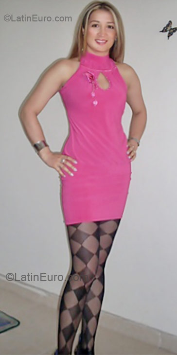 Date this lovely Colombia girl Alba Lucia from Bogota CO17947