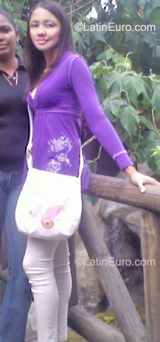 Date this sensual Colombia girl Daylin from Sta Marta CO11071