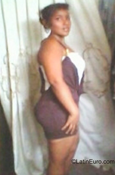 Date this foxy Honduras girl Cynthia from La Ceiba HN543