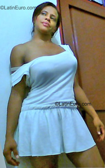 Date this hot Colombia girl Magnolia from Cali CO9124