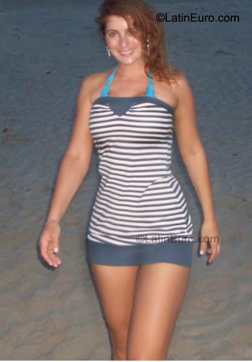 Date this hard body Brazil girl Lucianagata from Sao Paulo BR6284