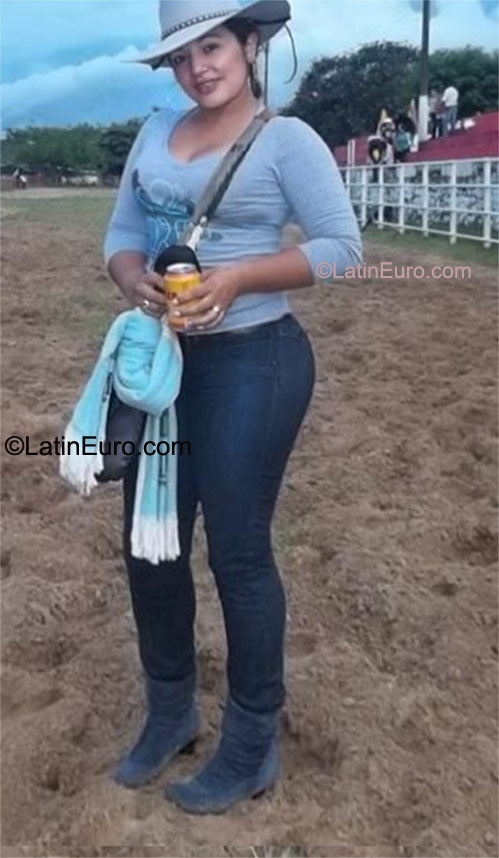 Date this gorgeous Colombia girl Yesica from Yopal CO9128
