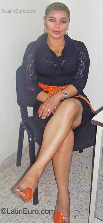 Date this charming Honduras girl Cris from Tegucigalpa HN561