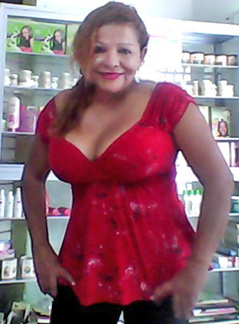 Date this happy Colombia girl Lucia76 from Cali CO9226