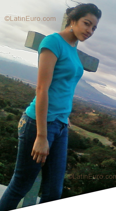 Date this voluptuous Honduras girl Cecia from Tegucigalpa HN570