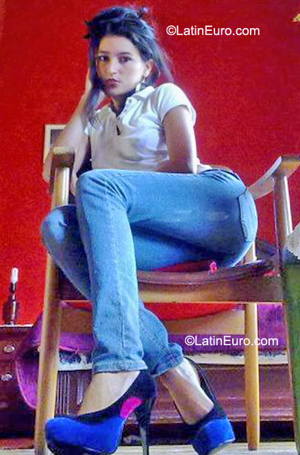 Date this hard body Colombia girl Danery from Cali CO9264