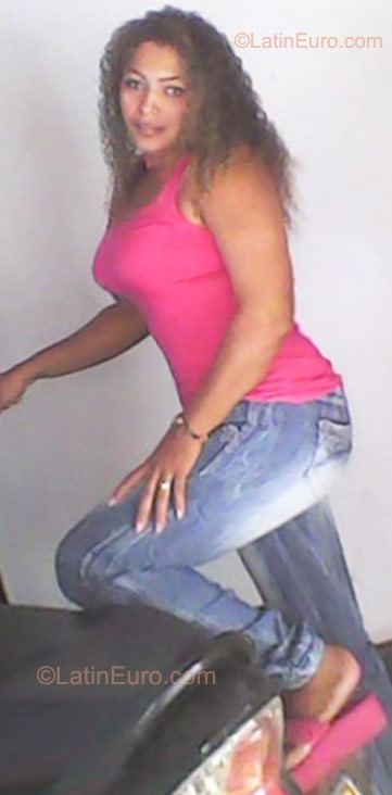 Date this sultry Colombia girl Lucidia from Buga CO9407