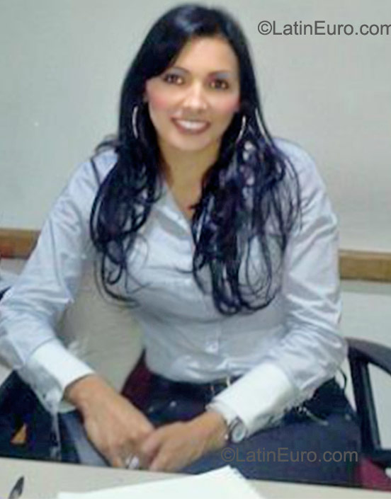 Date this beautiful Colombia girl Luz Miryam from Bogota CO9416
