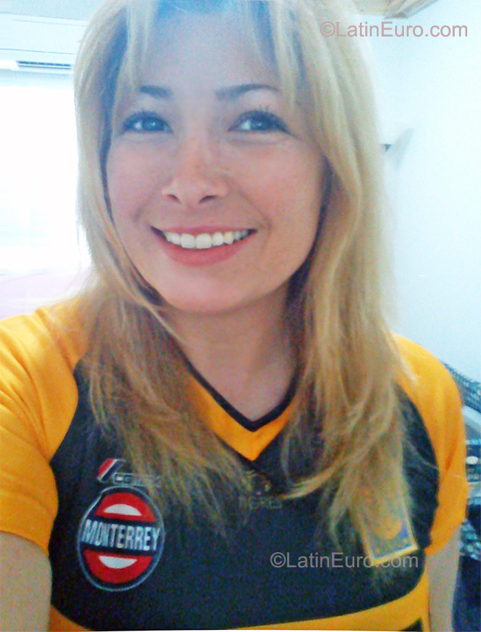 Date this attractive Mexico girl Marcela from Monterrey MX630