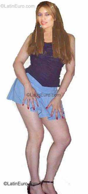 Date this good-looking Colombia girl Yeny from Bogota CO9445