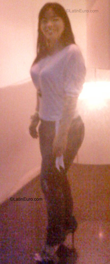 Date this sultry Colombia girl Luna3173 from Cali CO9456