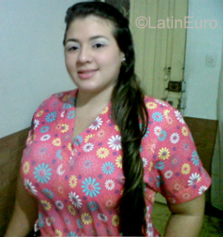 Date this delightful Colombia girl Estefany from Cali CO9460
