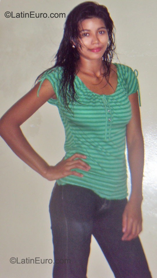 Date this nice looking Honduras girl NORA from San Pedro Sula HN603
