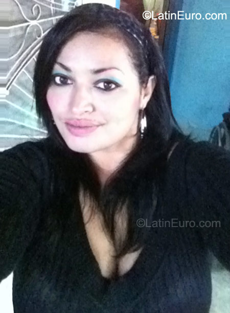 Date this young Honduras girl Damaris from San Pedro Sula HN605