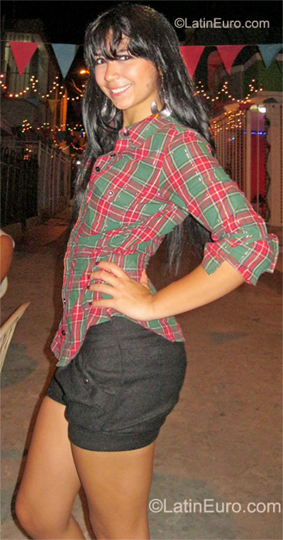 Date this stunning Colombia girl Ana from Bogota CO9496