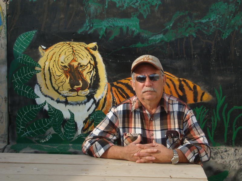 Date this charming United States man Pesado from Fords US12392