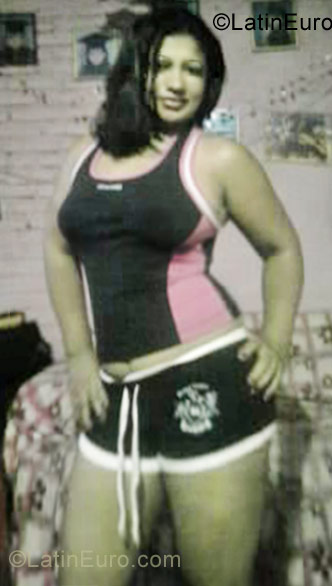 Date this nice looking Honduras girl Aracely from Tegucigalpa HN609