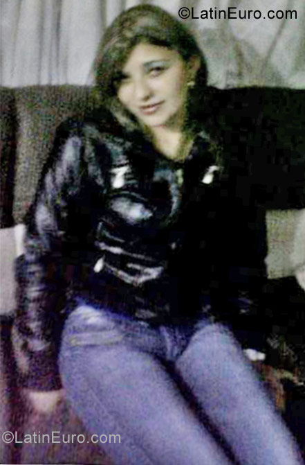 Date this athletic Colombia girl Bernate from Bogota CO9528