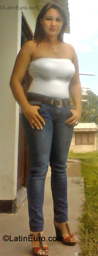 Date this young Colombia girl Constanza from Garzon CO9532